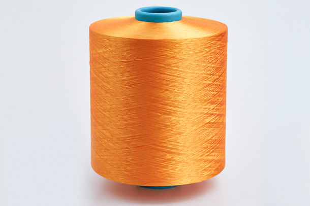 Какую роль ковровая пряжа и ковровая пряжа играют в текстильной промышленности и чем они отличаются от обычной пряжи?
