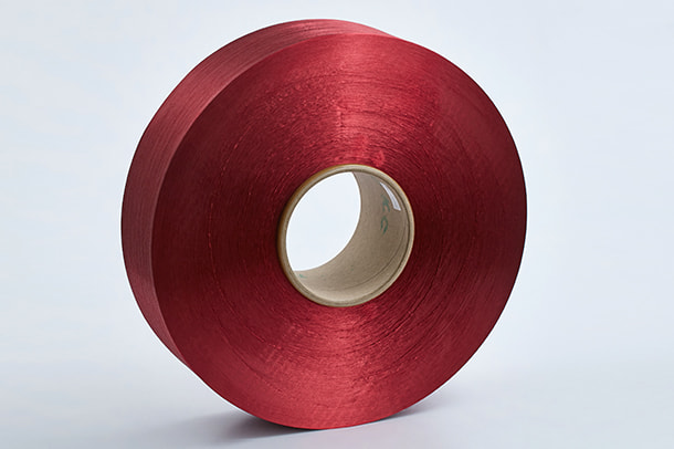 Полиэфирная пряжа – популярное волокно, которое используется для изготовления самых разнообразных изделий.