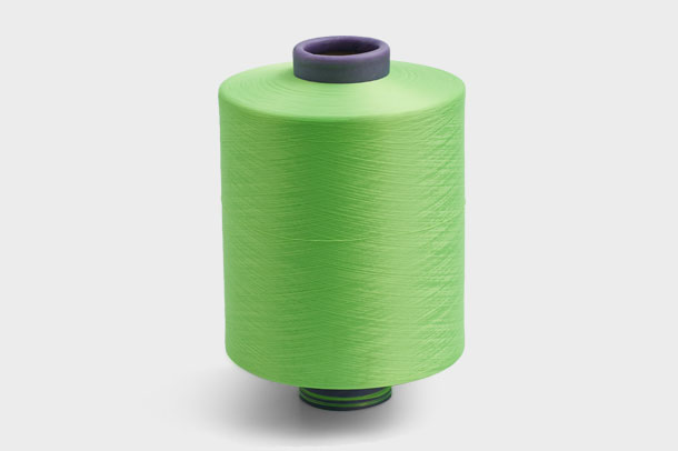 Полиэфирная пряжа является наиболее распространенным и широко используемым текстильным волокном во всем мире.
